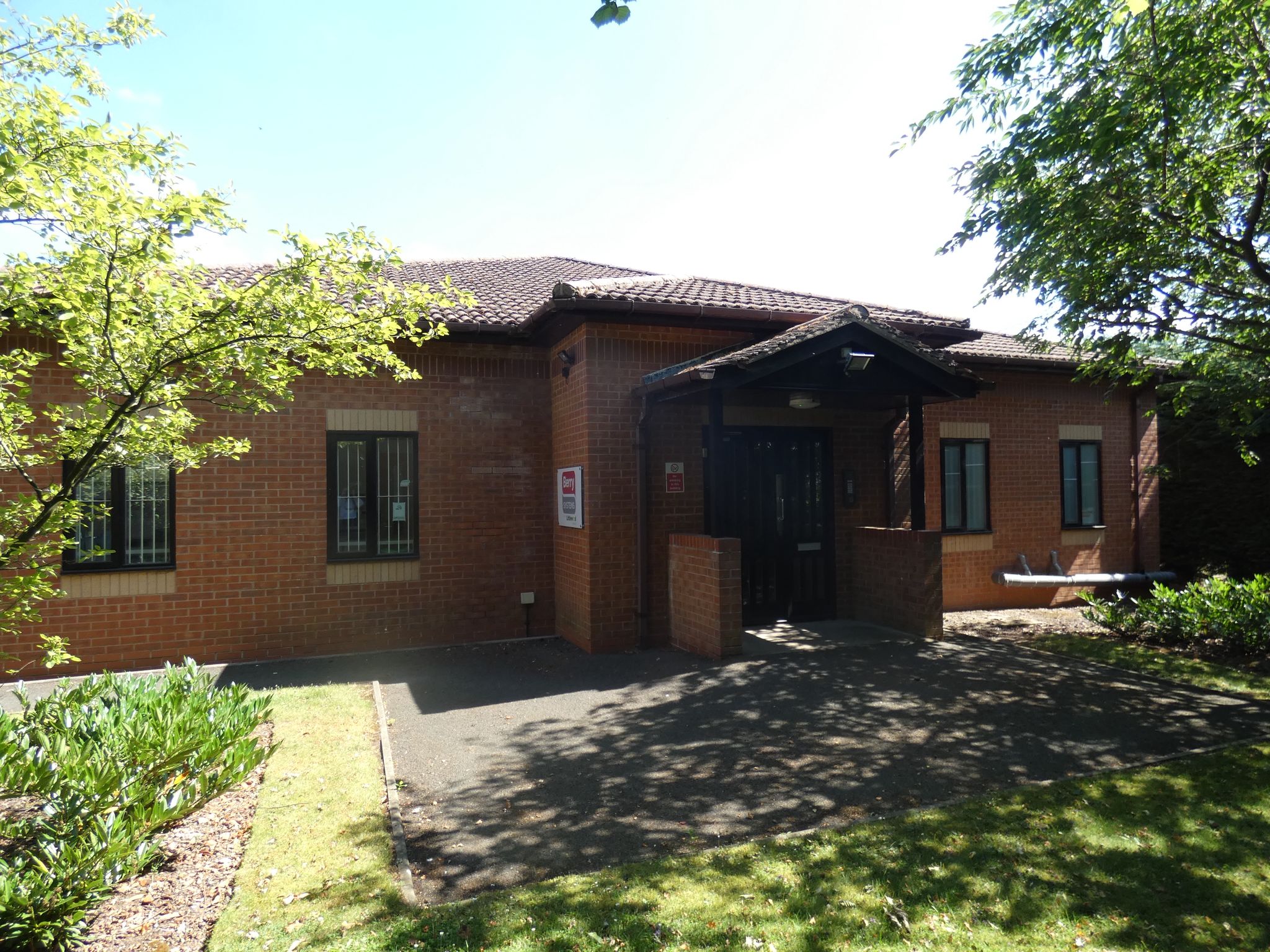 Office in Albrighton - photo 4